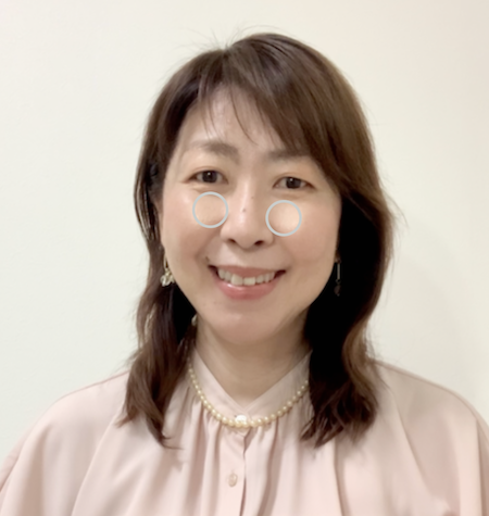 アラフォー女性は、ハイライトは頬の内側に入れてフレッシュな印象に