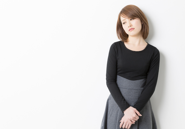 40代婚活女性、どんなに美人でも口角が下がっていたりすると美人度は激減です。