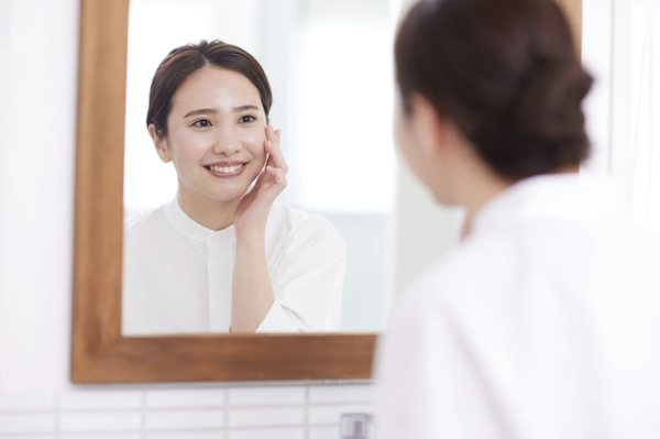 40代婚活女性、1日一回鏡まで最高の笑顔を作るワークをやって男性を虜に！