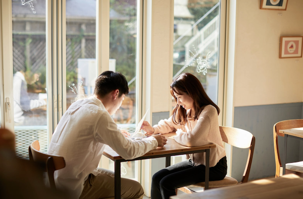 アラフォー女性は、相手に合わせていく婚活を卒業することで真剣交際に進みやすくなる