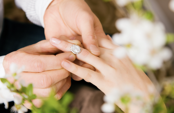 アラフォー女性の婚活、お互いの親への挨拶で外堀を埋めてプロポーズをスムーズに